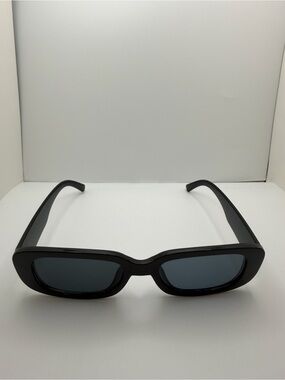 Matte Black Rectangular Sunglasses - Unbranded